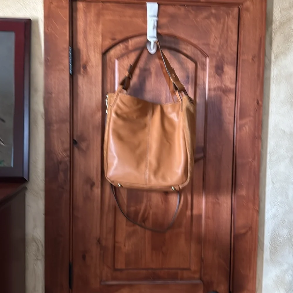 Elegant Tan Leather & Suede Shoulder Bag - Picture 2 of 10